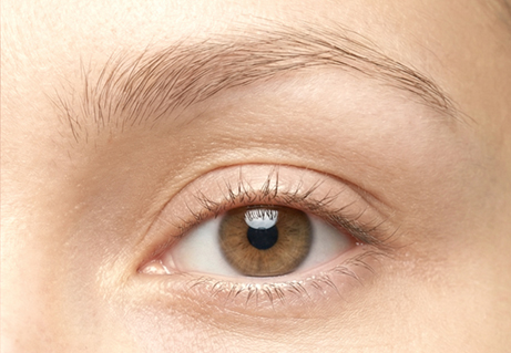 Comparison of eyelashes before and after using castor oil