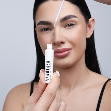 Model holding the Lash Lift Glue